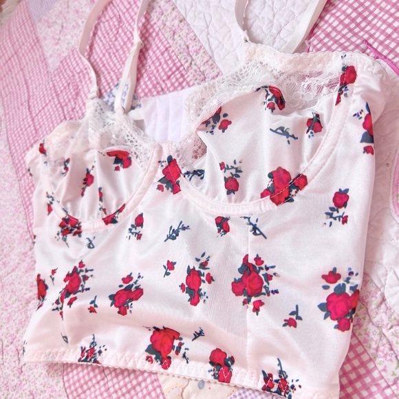 white satin bustier top with red roses 🌹 - Picture 2 of 2